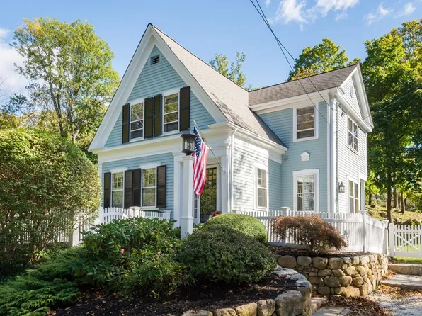 380 Beechwood St, Cohasset, MA 02025