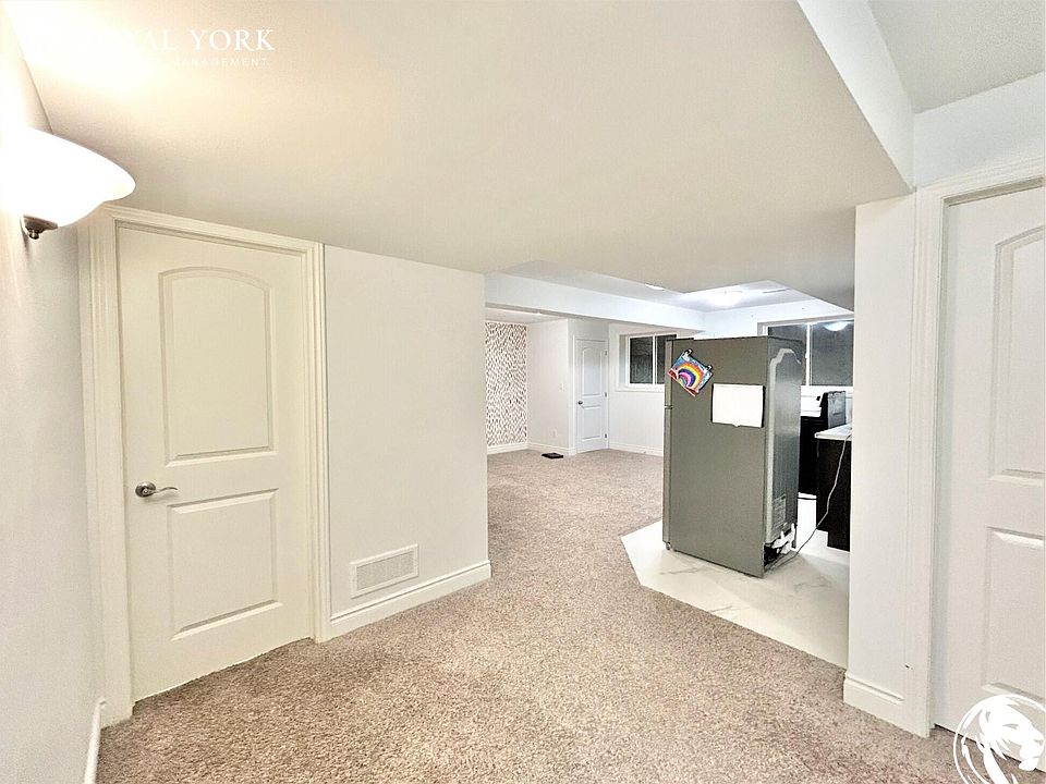 1st image of 133 Lambert St #2