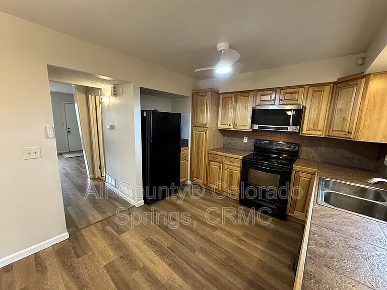 1138 Delaware Dr — Photo 6