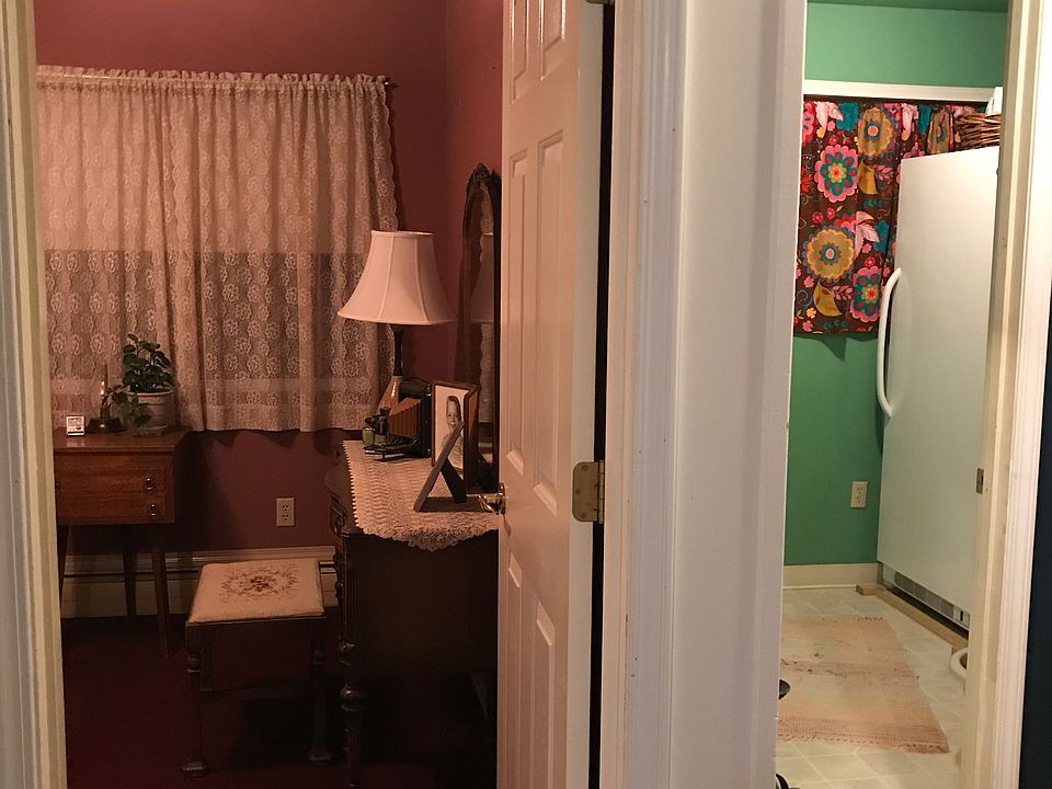 Cross Hall to 2nd Bedroom