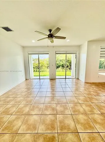 3 bed, 2.0 bath, 2039 sqft, $3,800 — Photo 3