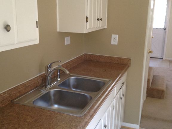 5th image of 5512 Carousel St