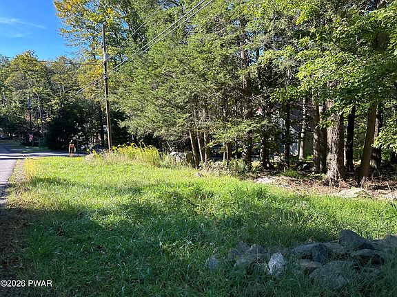 2nd image of 271 N Gate Rd