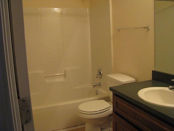 4th image of 711 Pine Hill Ct