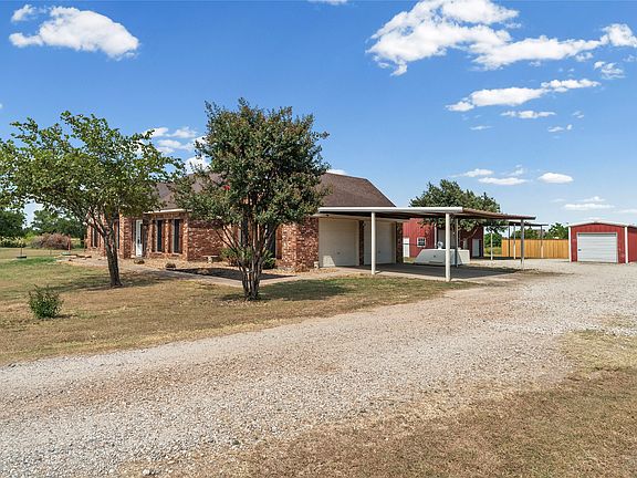 3rd image of 627 County Road 4445
