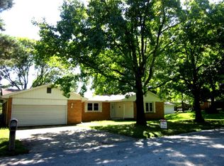 1107 Kirk St, Carmi, IL 62821