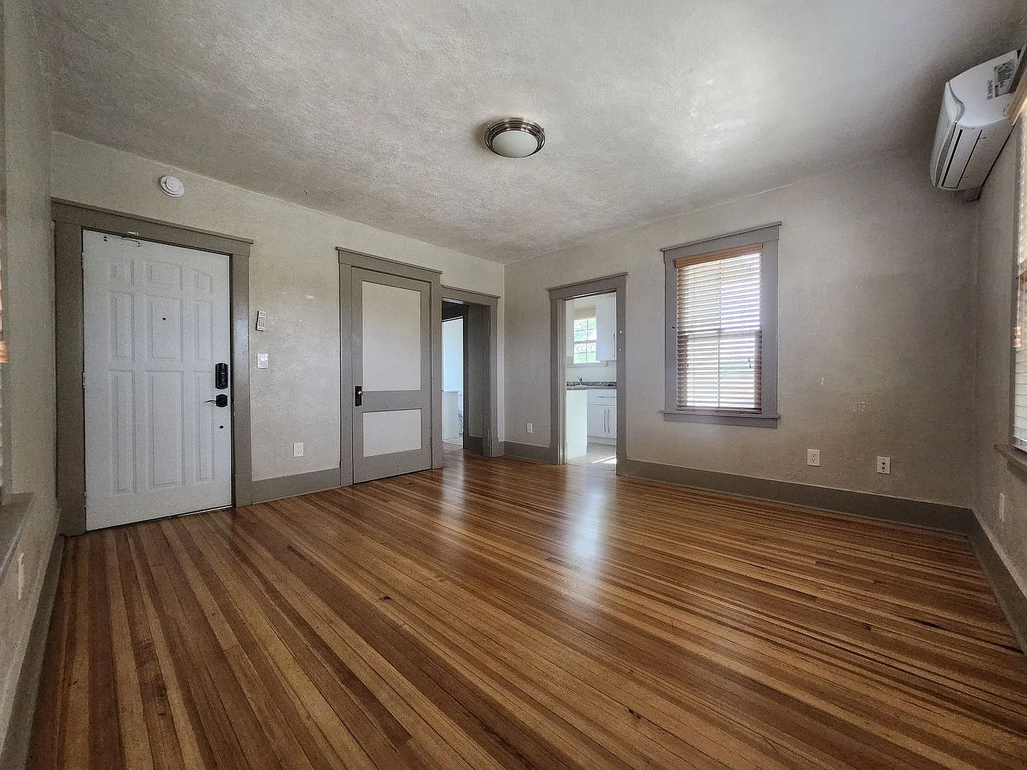 Cozy 1-Bedroom Apartment Available! | Utilities Included | Move-In Special Available! — Photo 4