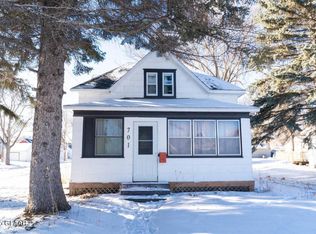 701 N 5th St, Grand Forks, ND 58203