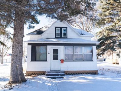 701 N 5th St, Grand Forks, ND, 58203
