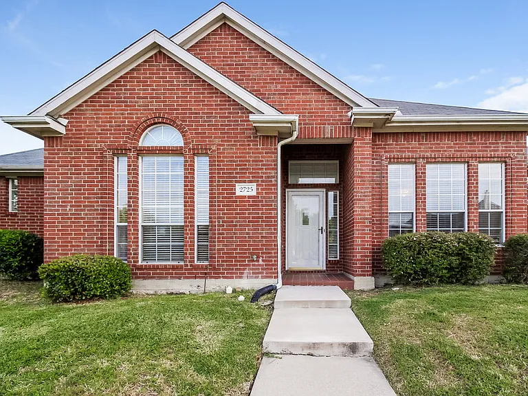 2725 Running Duke Dr — Photo 1