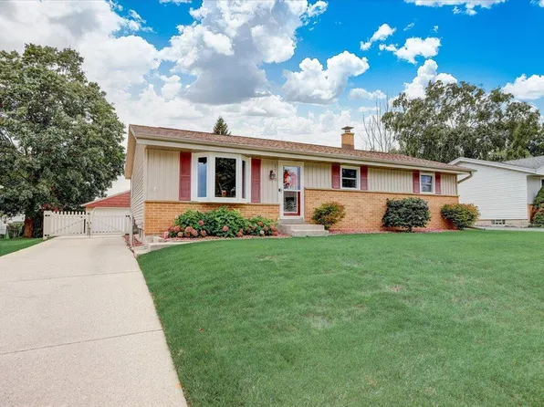1713 Edgewood AVENUE, South Milwaukee, WI 53172