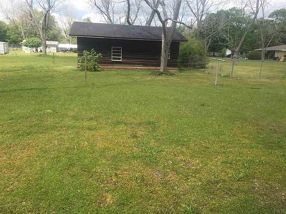 3rd image of 8 Pecan Dr