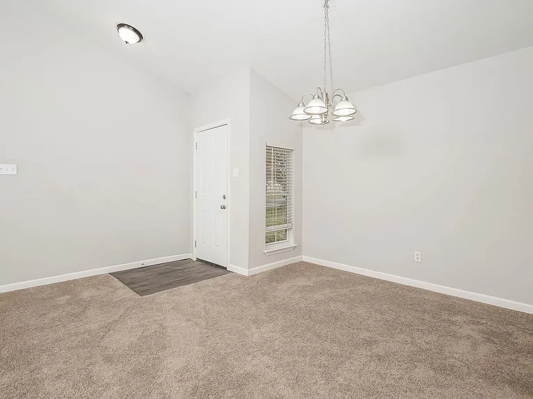 2730 Bear Springs Dr — Photo 10