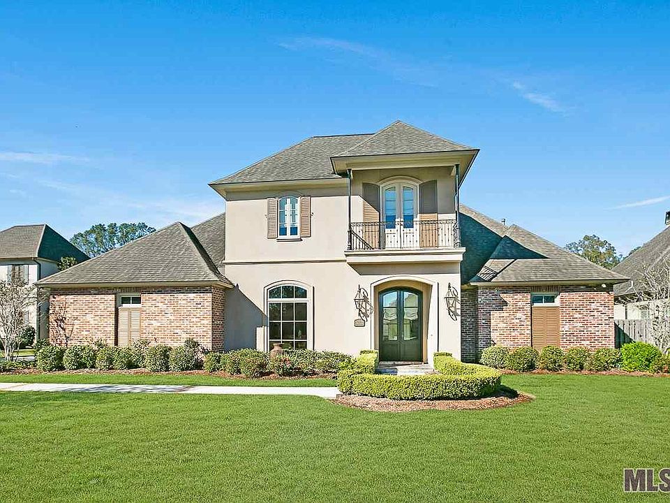 1st image of 36233 Lasalle Pointe Dr