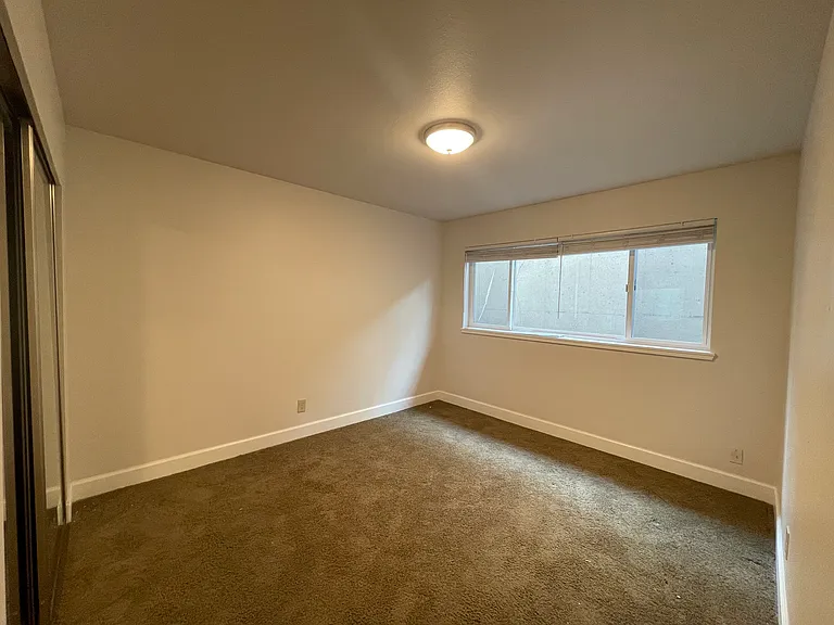 319 102nd Ave SE #19 — Photo 7
