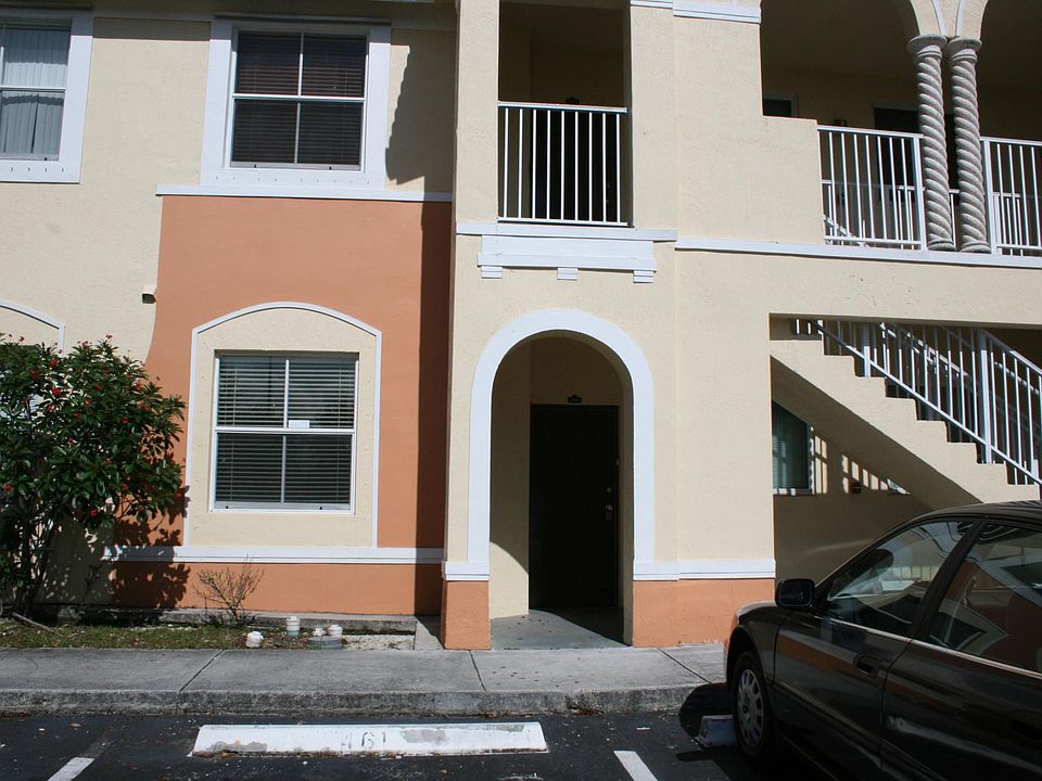 1st image of 2811 SE 17th Ave Unit 106