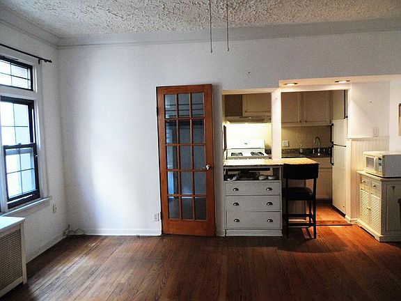 4th image of 1127 W Farwell Ave