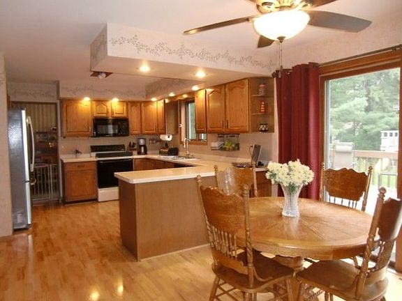 4th image of 712 Becher Dr