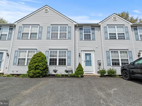 129 Catherine St #3, Telford, PA 18969