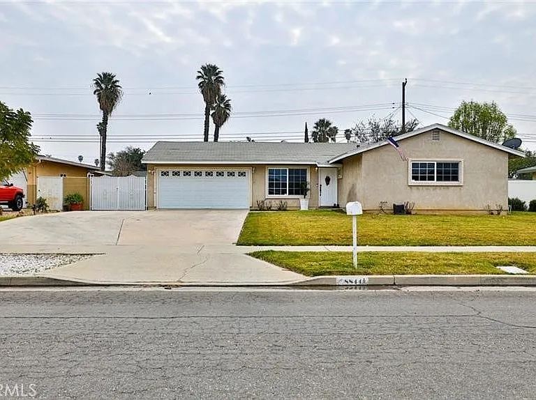 3975 Eileen St — Photo 45