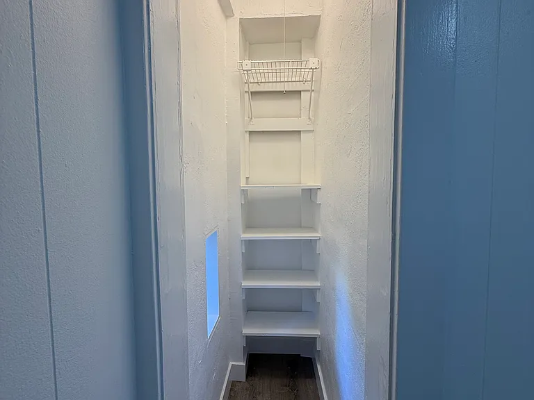657 Everett Ave #7 — Photo 11