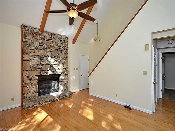 2nd image of 84 N Garden Ct