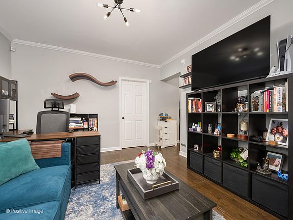 5th image of 1419 W Catalpa Ave APT 1S