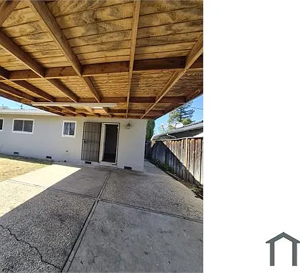 412 Nerdy Ave — Photo 3