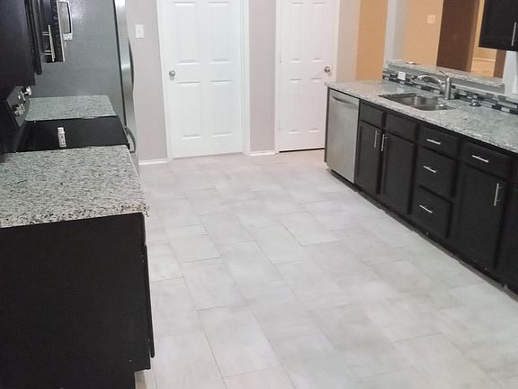 5th image of 2039 Sunny Side Dr