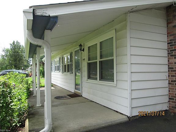 3rd image of 1942 Byron Dr