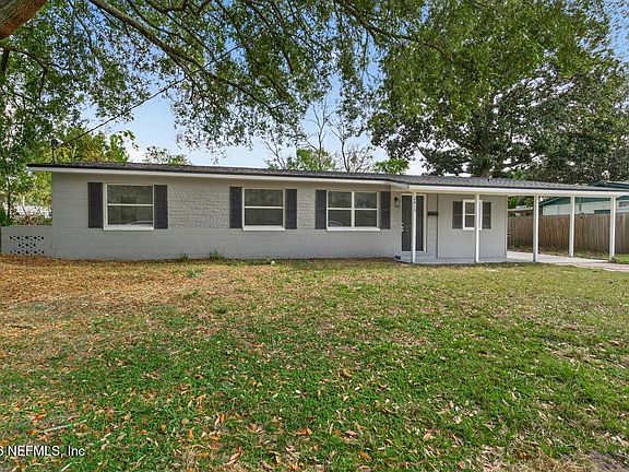 3rd image of 2615 KERSHAW Drive W