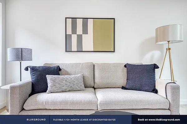 Rented by The Blueground | media 300