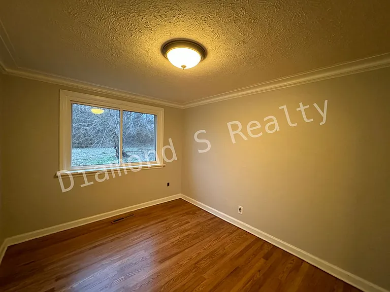 3435 S Sulgrove Ave — Photo 9