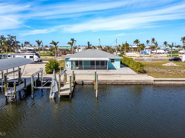 2892 Sanibel Blvd, Saint James City, FL 33956