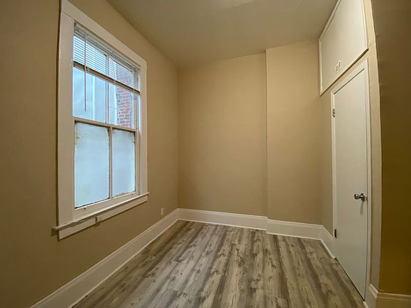 3rd image of 124 Waverly Pl #309