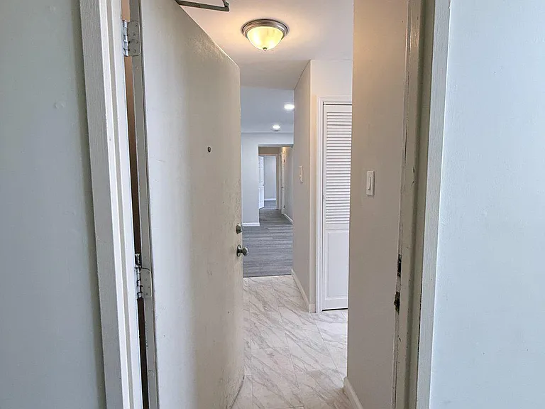513 Edison Glen Ter — Photo 2
