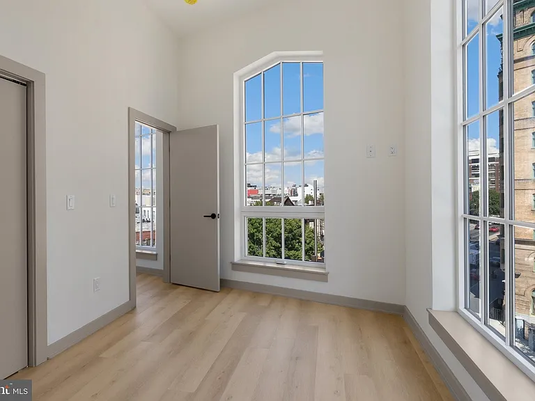 689 N Broad St #404 — Photo 13