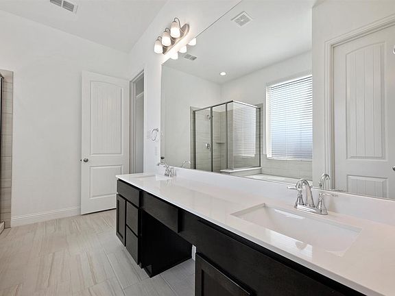 4th image of 1825 Shady Vista Way