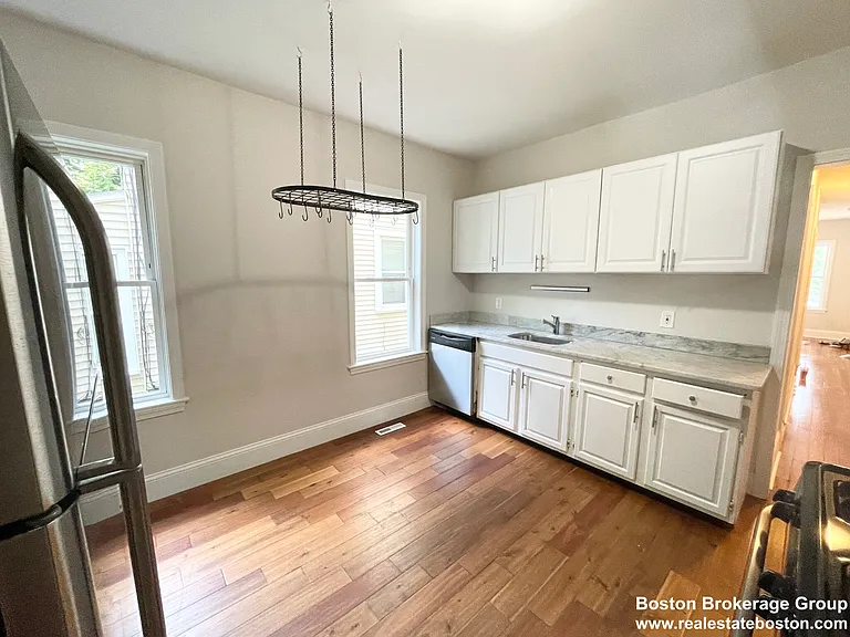 26 Taft St #1 — Photo 2