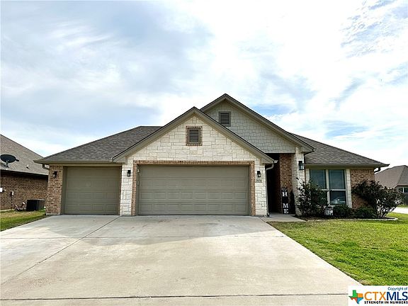 2nd image of 2604 Crystal Ann Dr