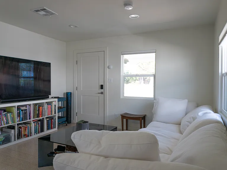 4046 Bemis St — Photo 2