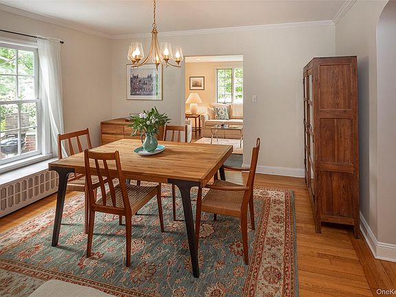 5th image of 147 Ridgeway Street