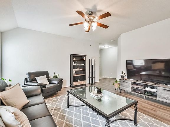 5th image of 18107 Hillock Glen Ln