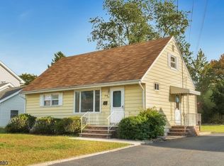 21 Oakley Way, Wayne, NJ 07470