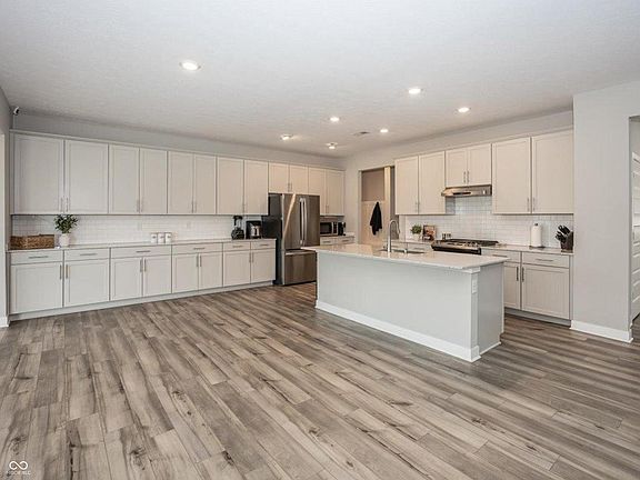 3rd image of 2372 S Copperstone Dr