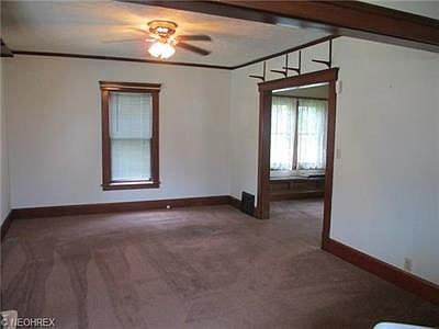 2nd image of 215 14th St