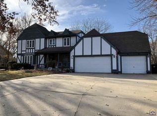 2519 SE Faxon Ct, Topeka, KS 66605