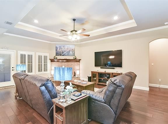 5th image of 2744 Elmwood Dr