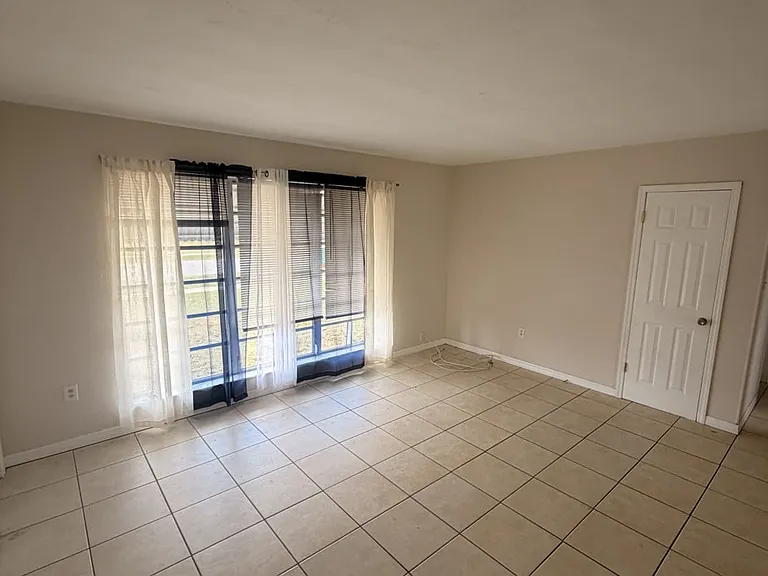 22138 Belinda Ave — Photo 4