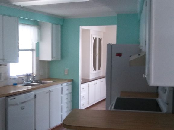4th image of 528 Selfridge Dr